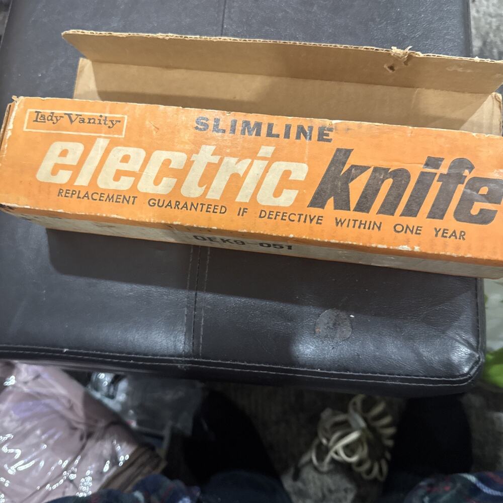 1960’s Lady Vanity Slimline electric knife in its original box Made USA Tested